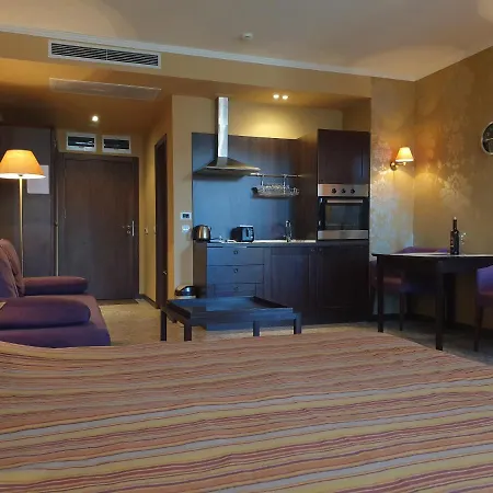 Sunny - Royal * Napospart